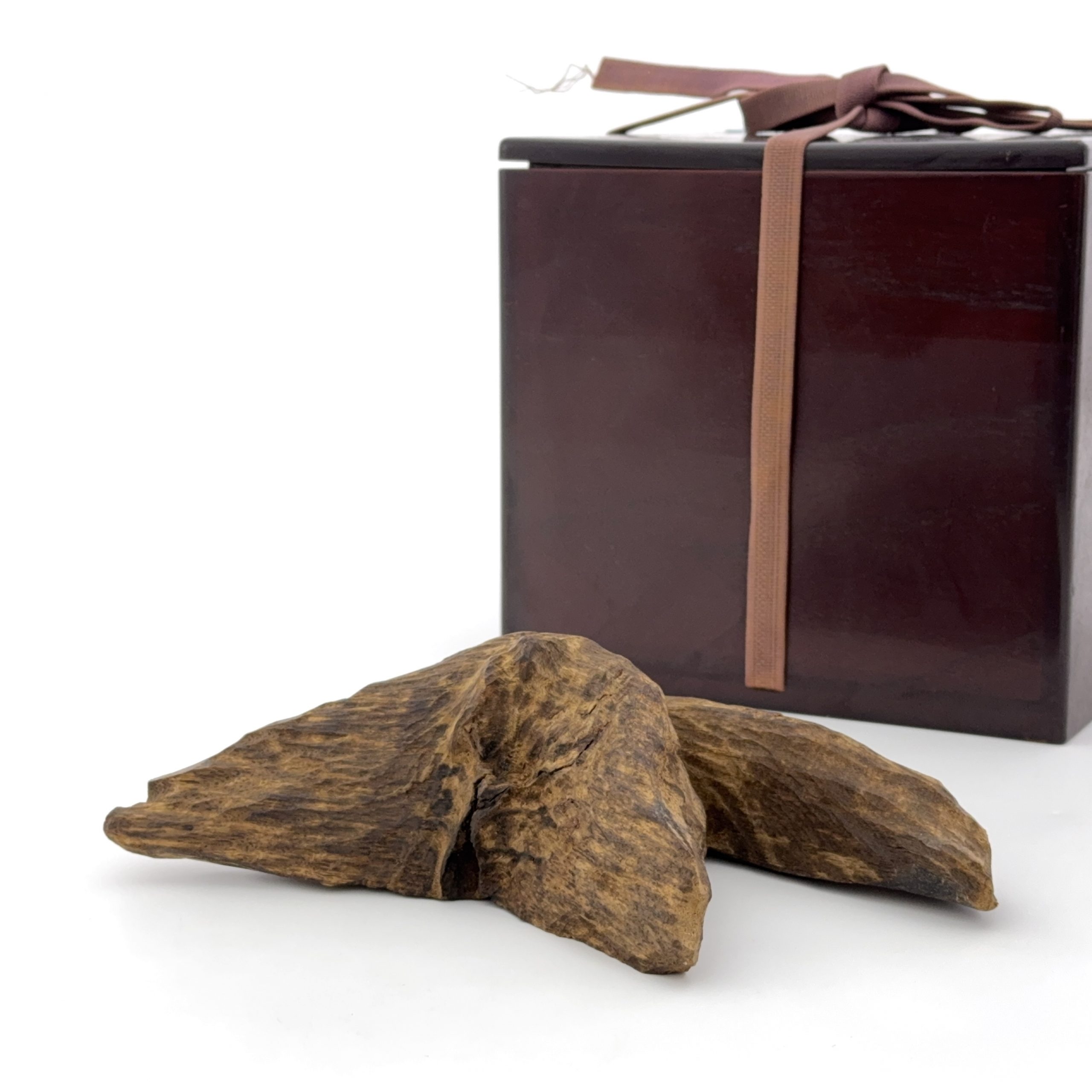 36293	沈水香木 298g