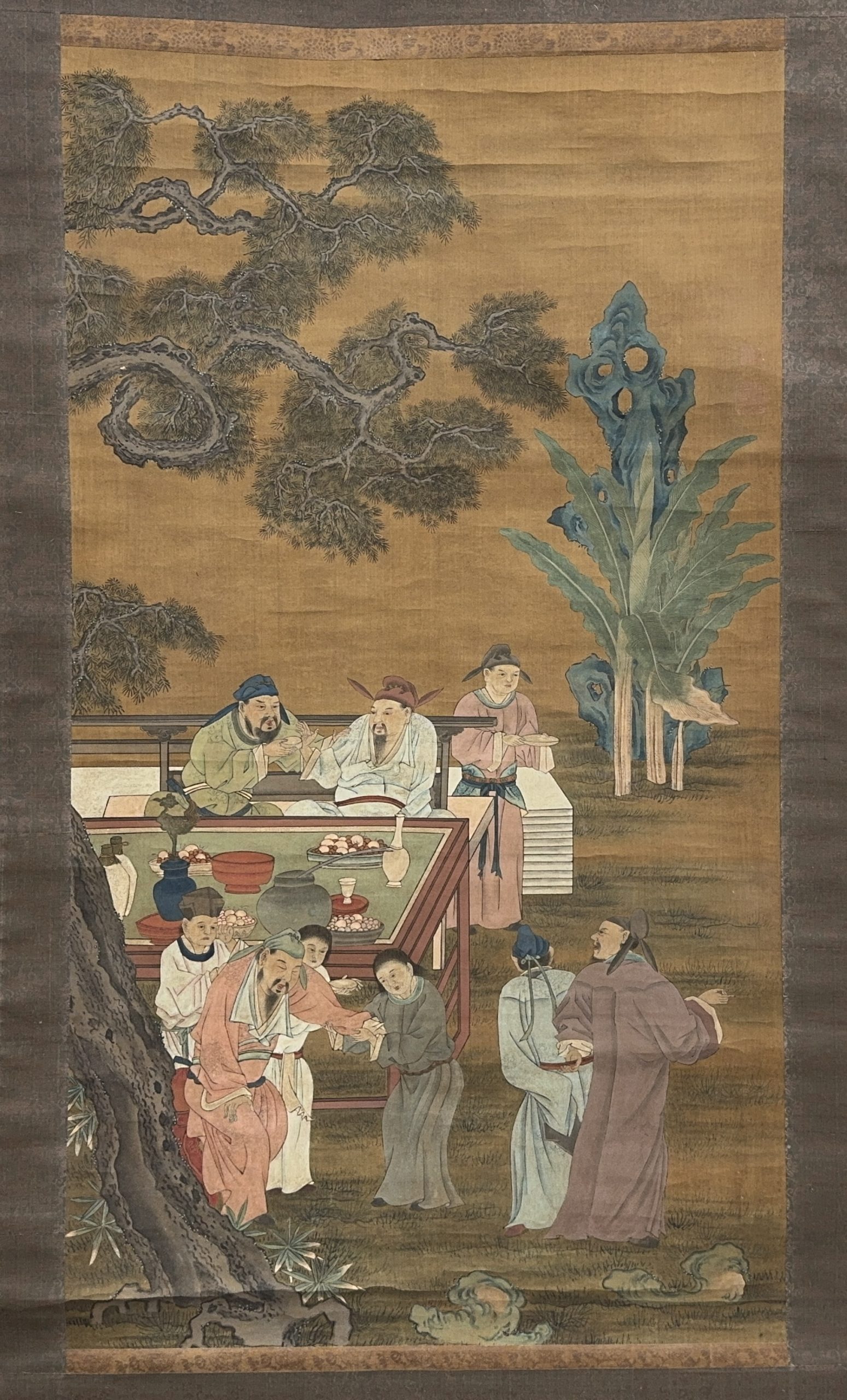 36596	古画 官人図 軸	135×75㎝