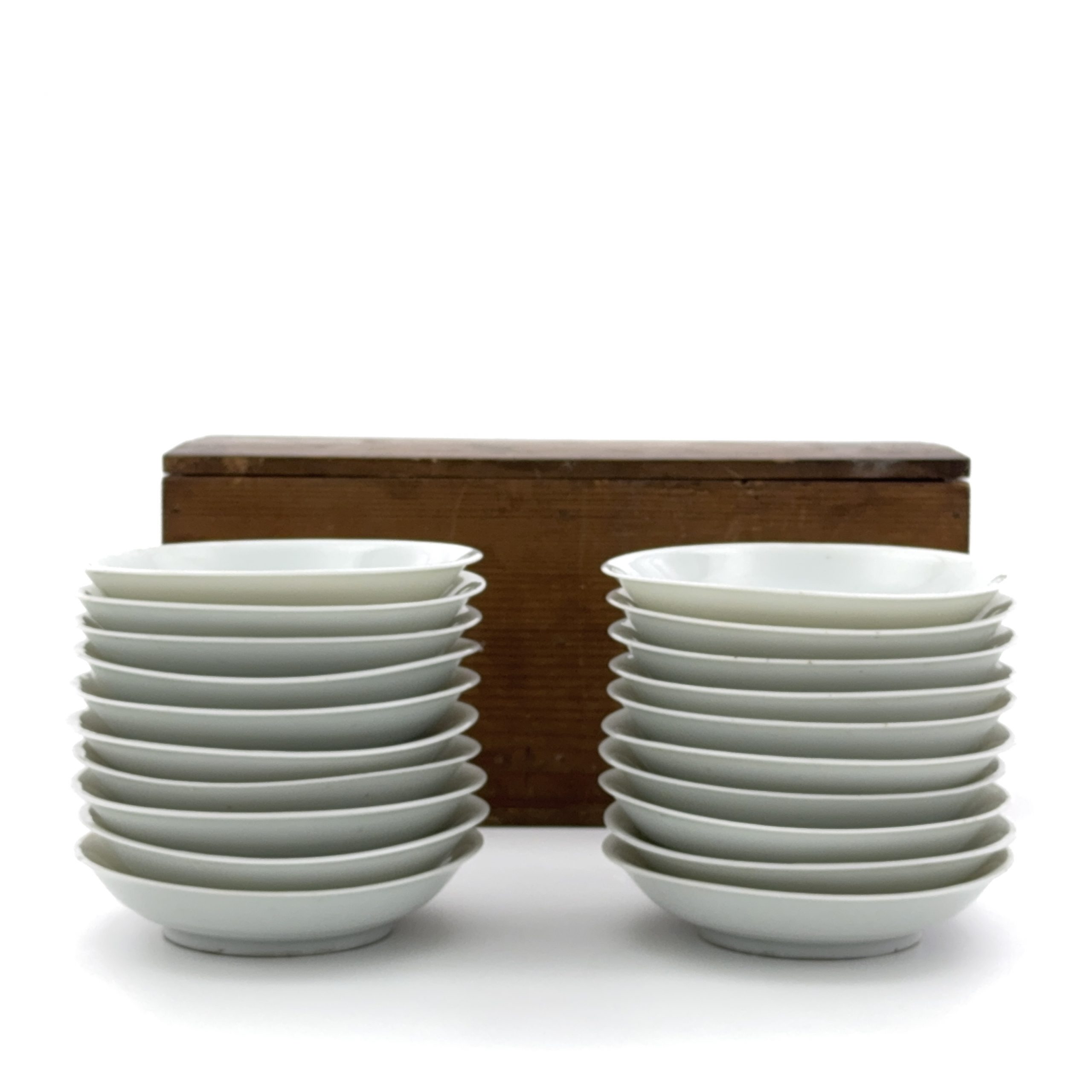 36067	清 白磁 文字紋 盤⑳	　