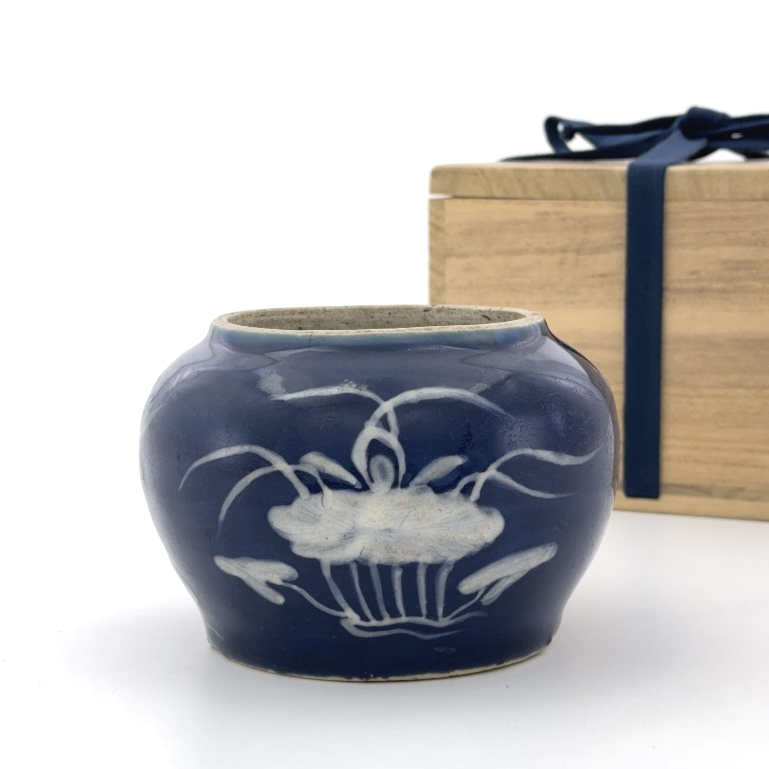 36076	明 霽藍釉 白絵 花紋 瓶	　