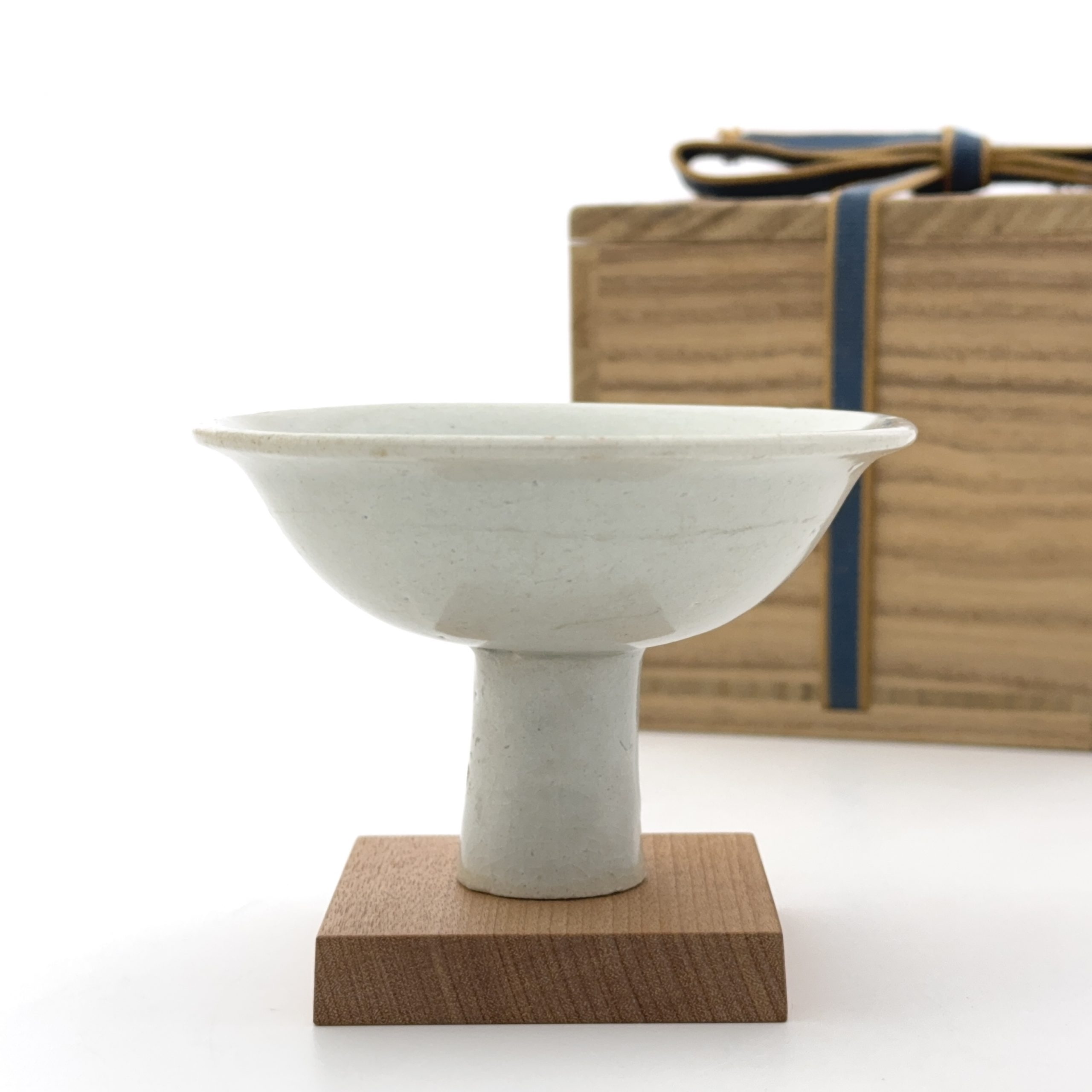 36077	南宋 青白磁 足附杯　