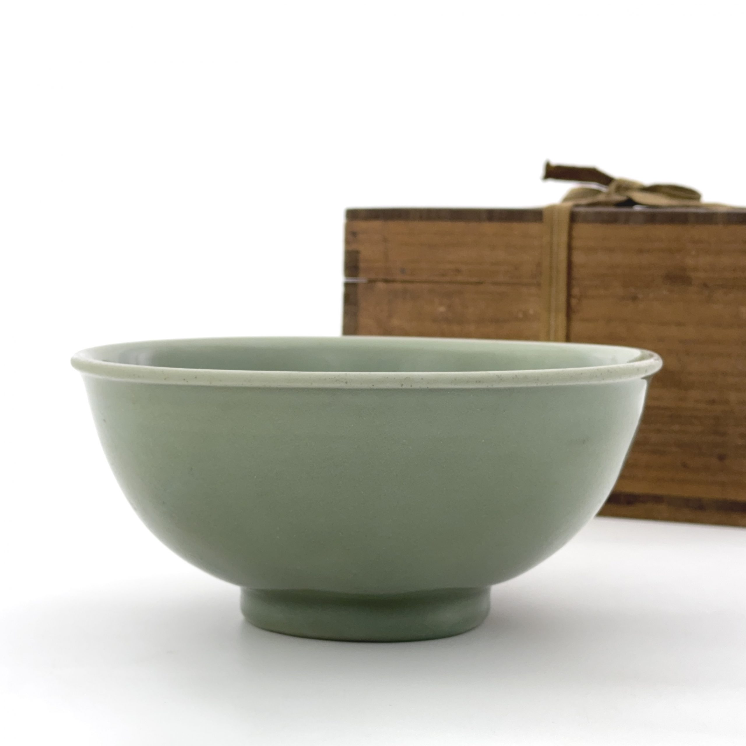 36078	明 龍泉窯 刻花紋 碗	　