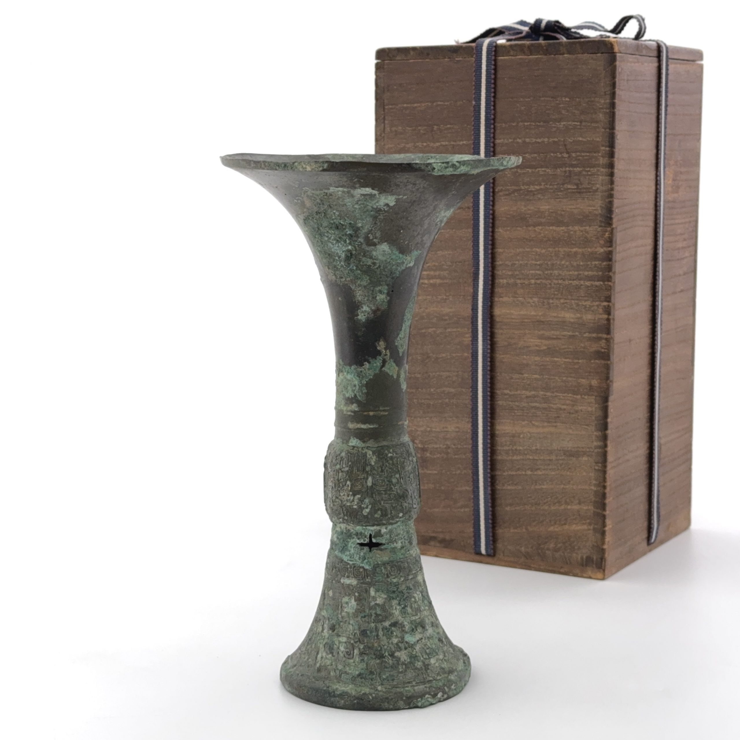 36092	西周 青銅 饕餮紋 觚