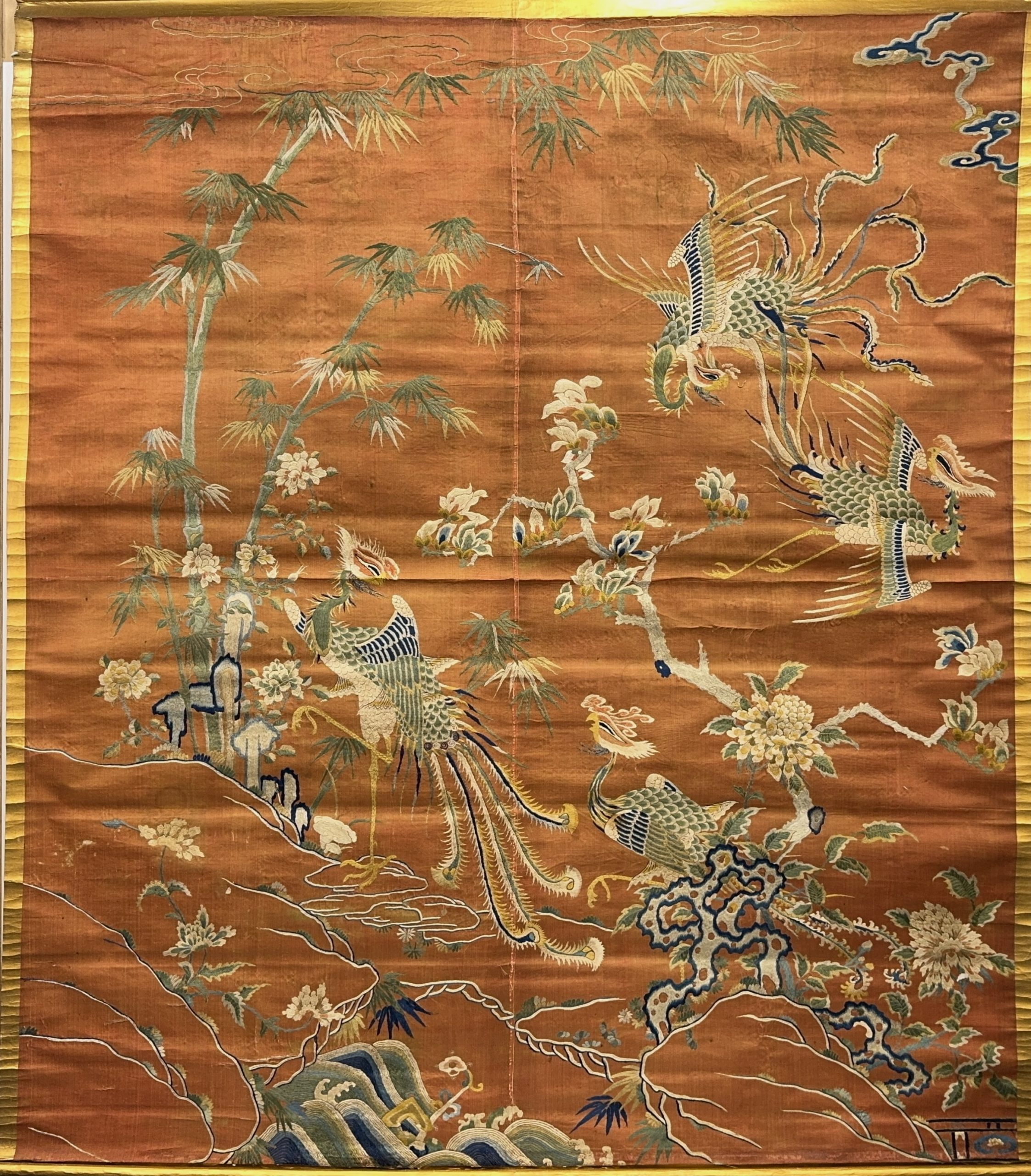 37290	清初 紅地刺繍 鳳凰紋 掛屏	200×173㎝