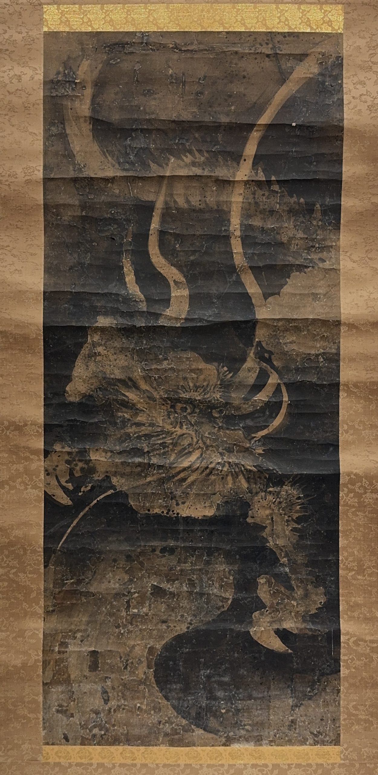 37582	古画 龍図 軸	110×45㎝