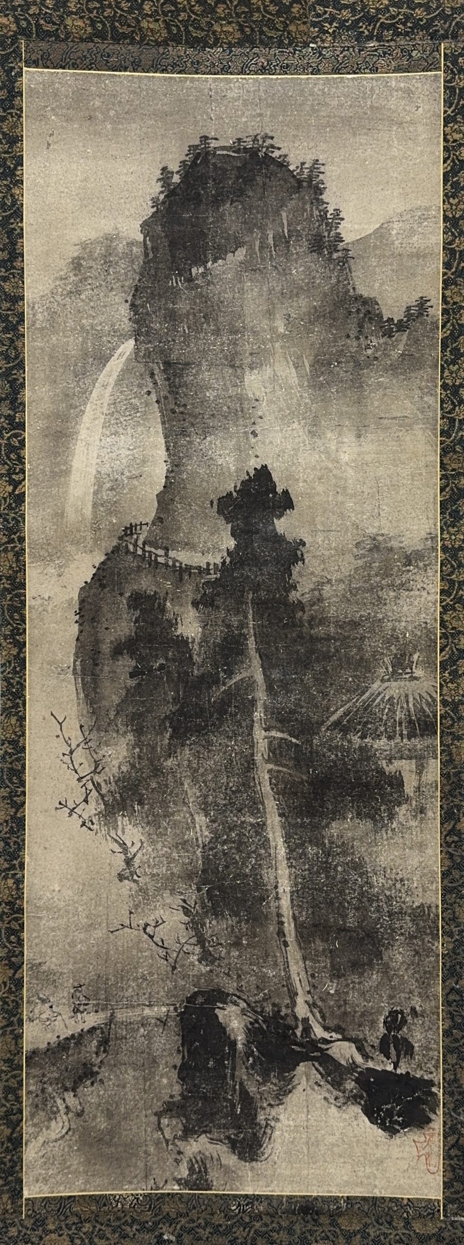 37632	古画 山水人物図 軸	86×32㎝